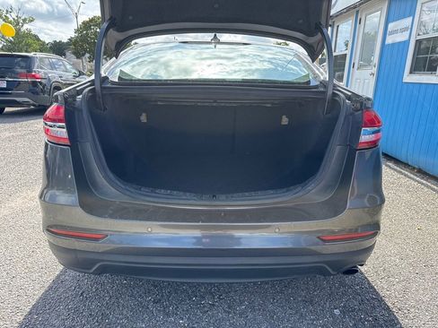 Used 2020 Ford Fusion SE FWD image 6