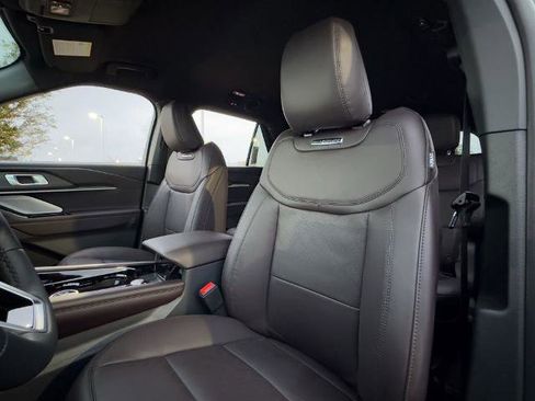 New 2026 Ford Explorer Platinum image 24