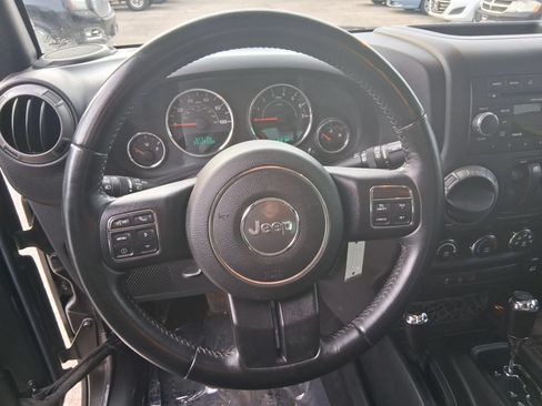 Used 2016 Jeep Wrangler Sport w/ Quick Order Package 24S AWD/4WD image 17