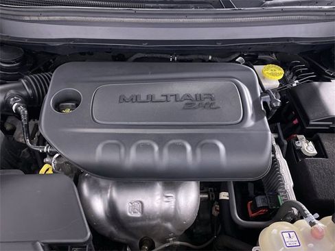 Used 2023 Jeep Cherokee Altitude Lux image 29