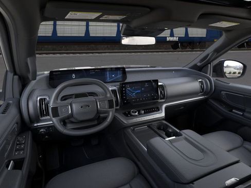 New 2026 Ford Expedition Platinum image 9