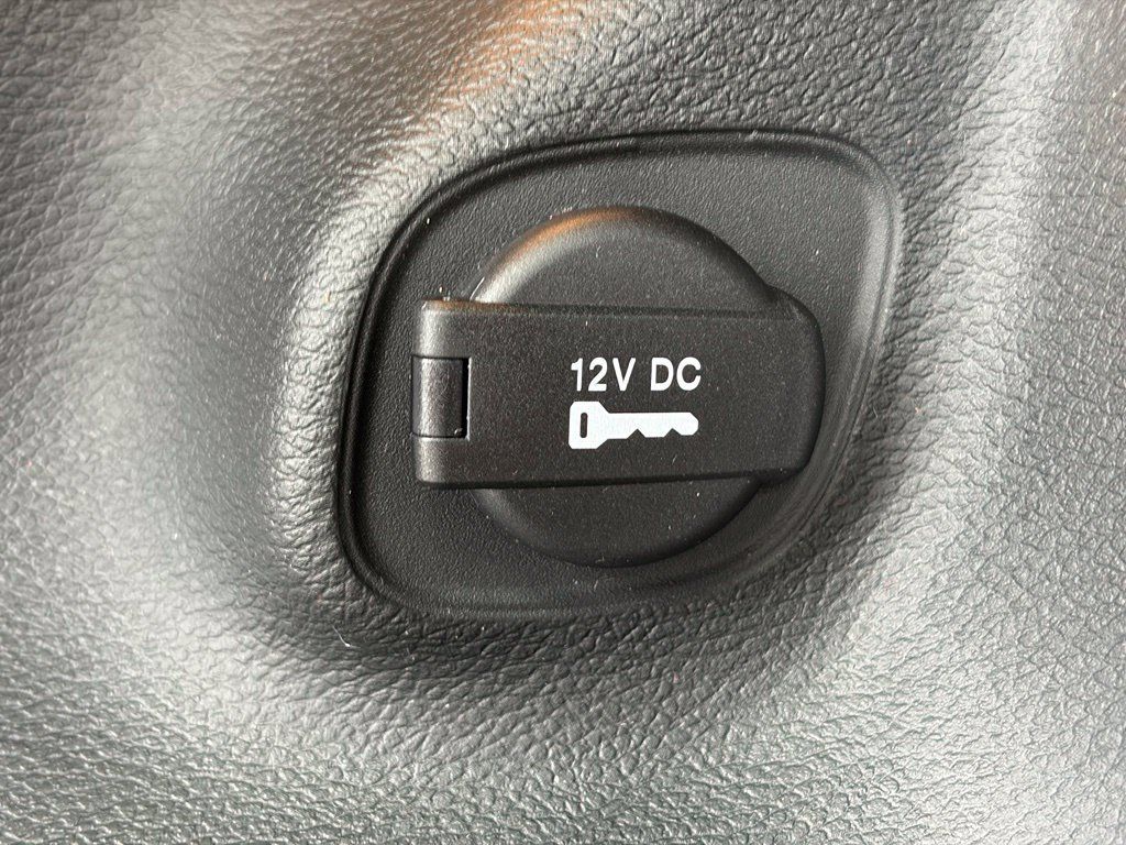 Used 2023 Jeep Cherokee Altitude Lux AWD/4WD image 10