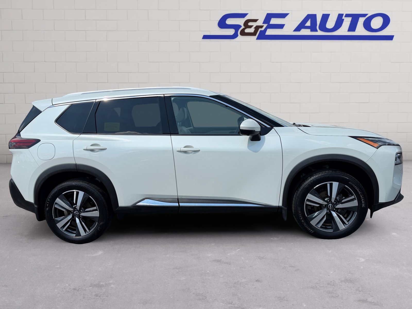 Used 2023 Nissan Rogue SL AWD/4WD image 5