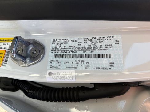 Used 2020 Ford Escape SE image 25