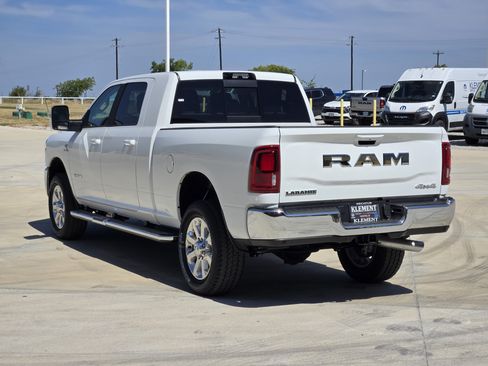 New 2026 RAM 2500 Laramie AWD/4WD image 4