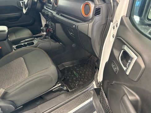 Used 2021 Jeep Gladiator Mojave w/ Cold Weather Group AWD/4WD image 21
