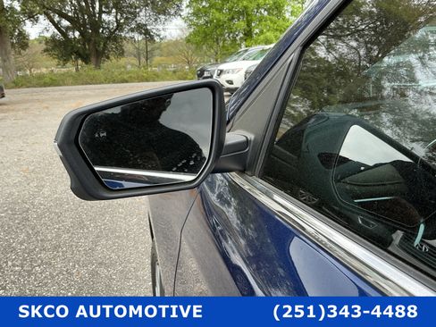 Used 2023 Chevrolet Equinox Premier image 10