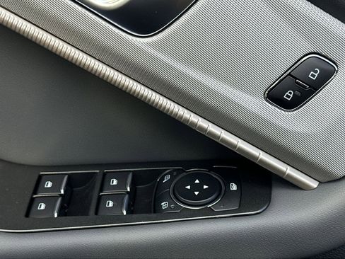 New 2025 Ford Explorer Active w/ Active Comfort Package image 15