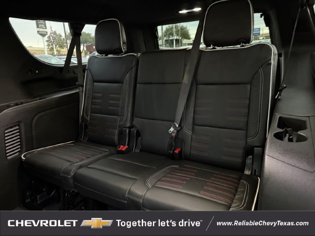 Used 2025 GMC Yukon XL AT4 Ultimate AWD/4WD image 34