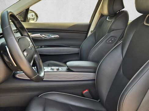 Used 2022 Genesis GV70 2.5T w/ Advanced Package image 21