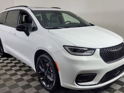 New 2026 Chrysler Pacifica Limited