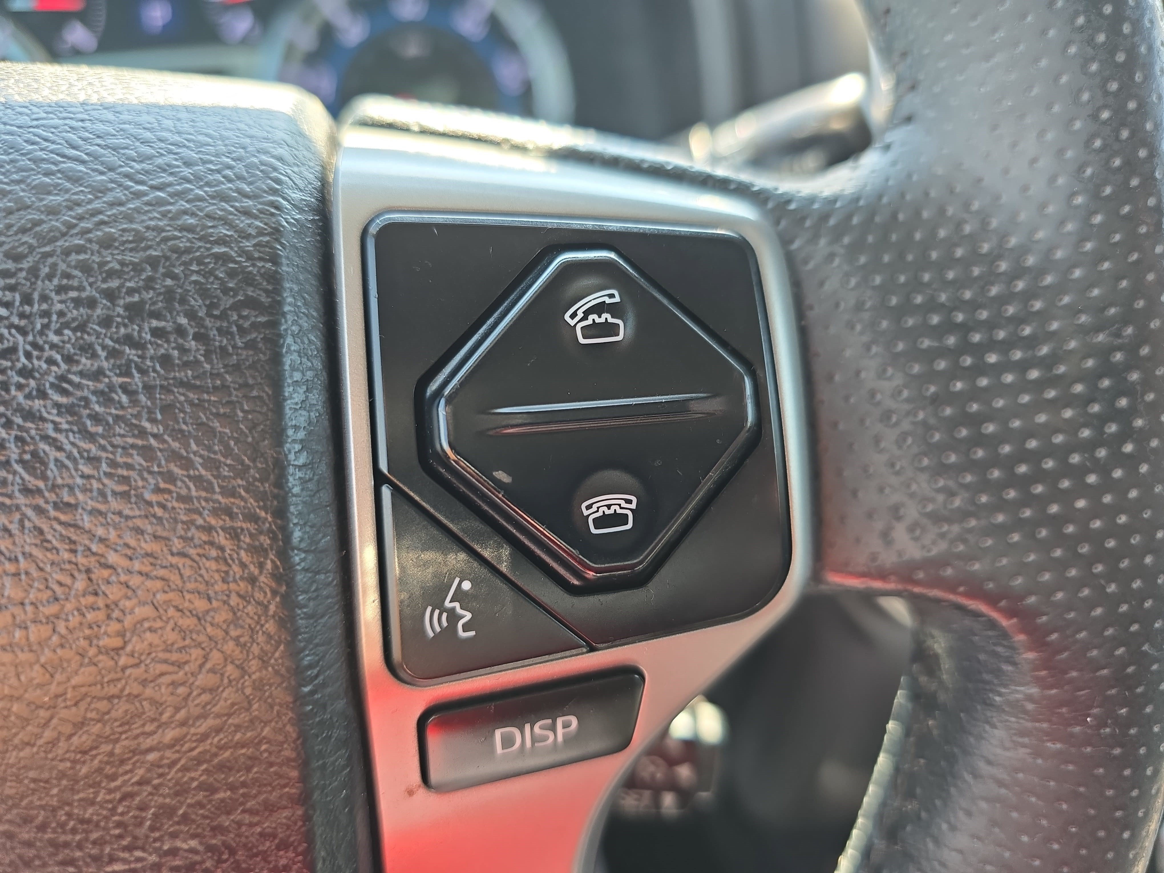 Used 2017 Toyota 4Runner SR5 AWD/4WD image 17