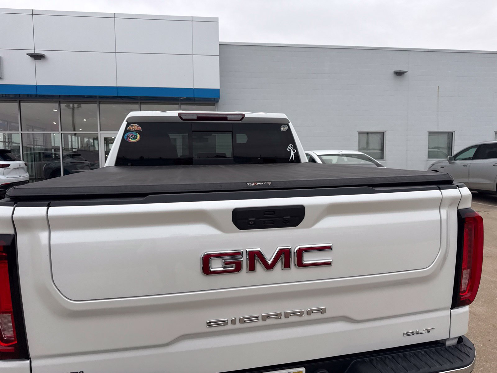 Used 2020 GMC Sierra 1500 SLT w/ SLT Premium Package AWD/4WD image 7