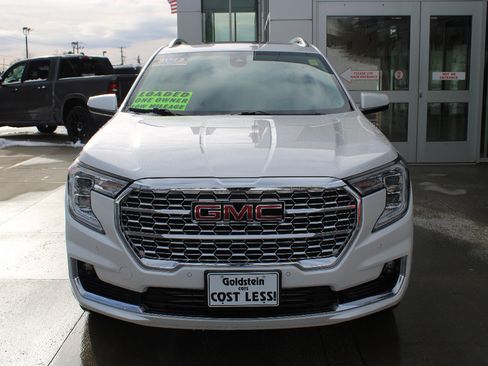 Used 2023 GMC Terrain Denali image 2