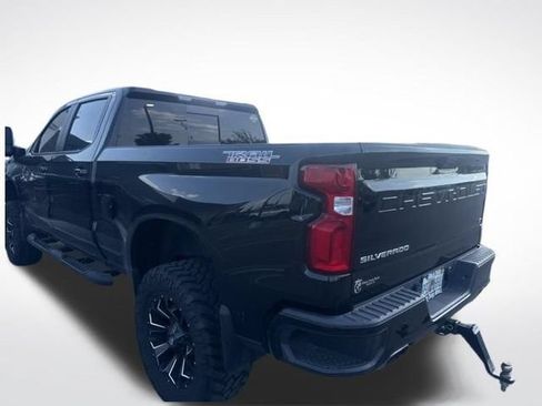 Used 2020 Chevrolet Silverado 1500 LT Trail Boss AWD/4WD image 3