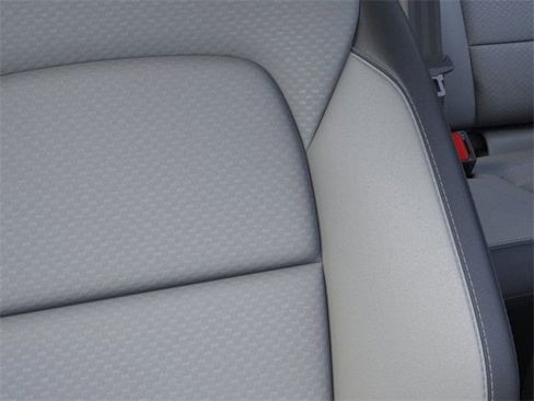 Used 2025 Ford Escape SE w/ Class II Trailer Tow Package image 16