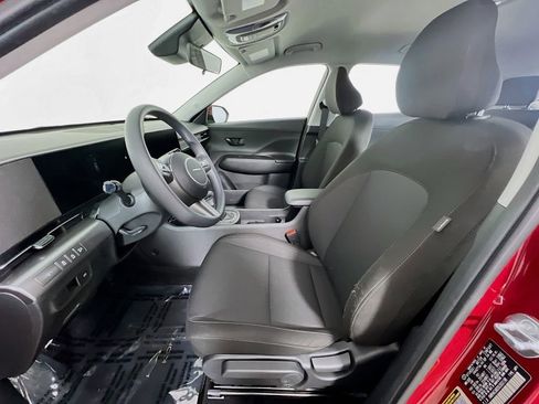 Certified 2025 Hyundai Kona SE image 19