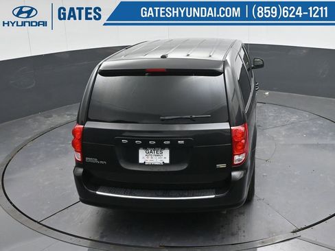 Used 2016 Dodge Grand Caravan SE image 37