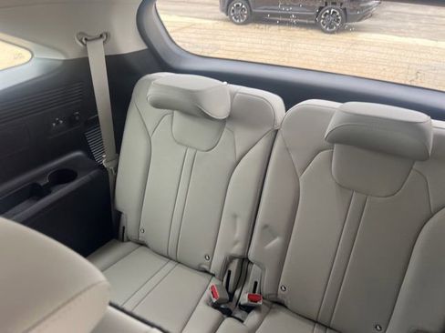Used 2025 Kia Sorento S w/ Panoramic Sunroof Package FWD image 24