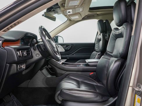 Used 2020 Lincoln Aviator Reserve w/ Equipment Group 202A image 20