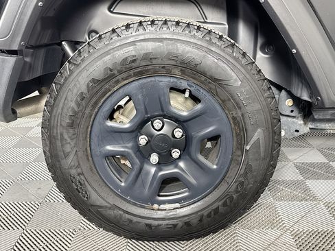 Used 2022 Jeep Wrangler Sport image 28