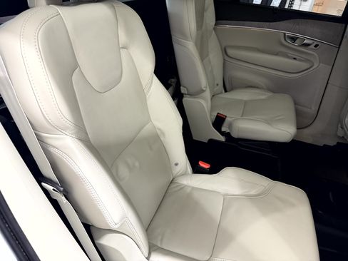 Used 2024 Volvo XC90 B6 Ultimate w/ Protection Package AWD/4WD image 28