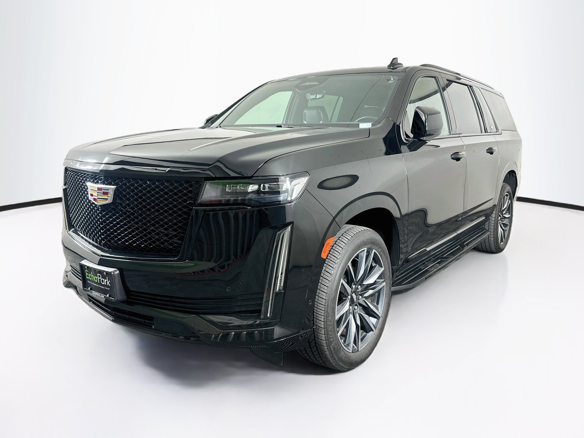 Used 2023 Cadillac Escalade ESV Sport AWD/4WD image 3