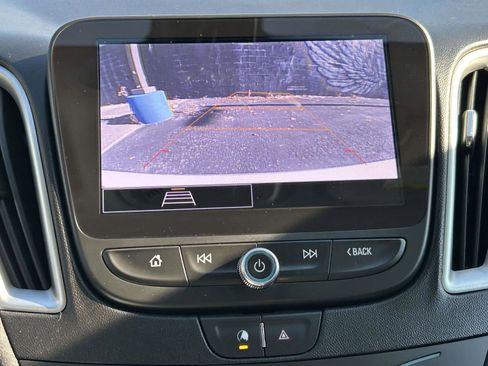 Used 2022 Chevrolet Malibu RS image 25