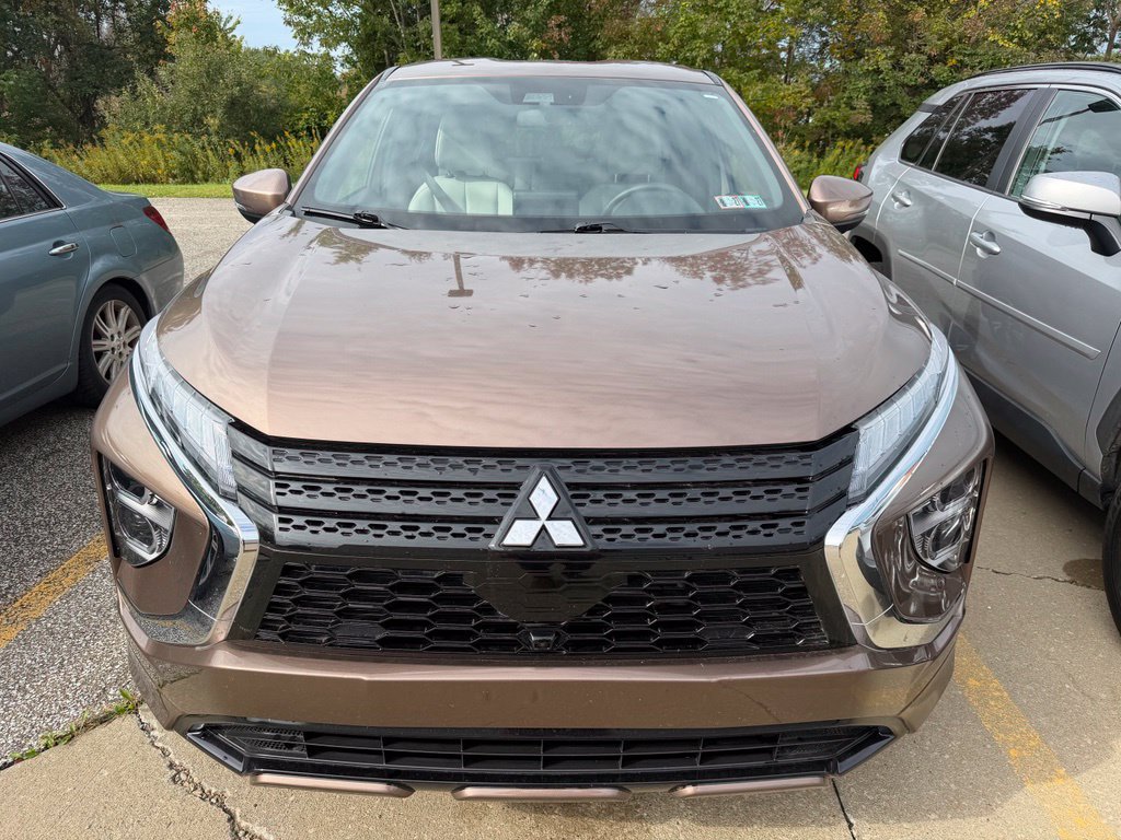Used 2024 Mitsubishi Eclipse Cross SEL AWD/4WD image 2