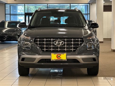 Used 2026 Hyundai Venue SEL FWD image 9