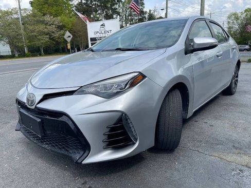Used 2017 Toyota Corolla SE w/ Carpet Mat Package (TMS) FWD image 3