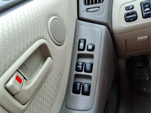 Used 2005 Toyota Highlander 2WD V6 image 23