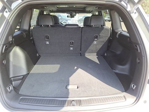 New 2025 Jeep Grand Cherokee Limited w/ Luxury Tech Group II image 10