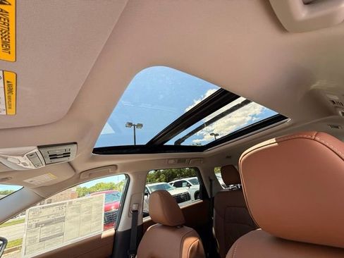 New 2026 Nissan Pathfinder Platinum AWD/4WD image 13