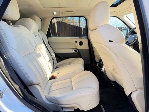 Used 2017 Land Rover Range Rover Sport HSE image 25