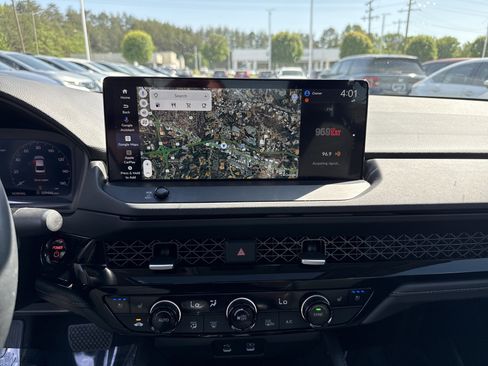 Certified 2025 Honda Accord Touring image 24