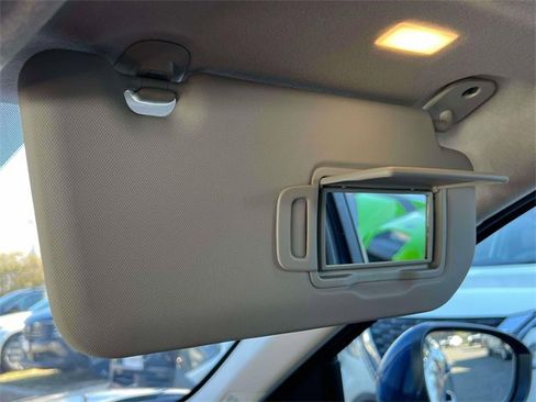 Used 2025 Nissan Kicks SR w/ SR Premium Package image 29