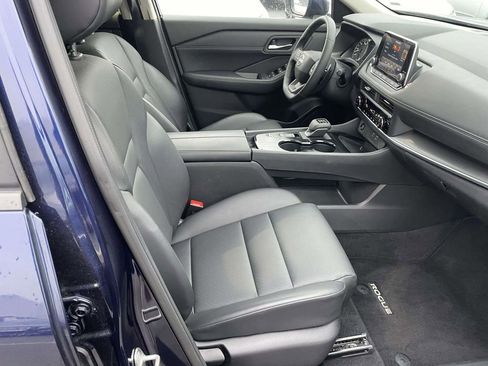 Used 2025 Nissan Rogue SV w/ SV Premium Package image 49