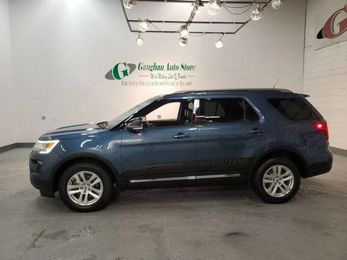 Used 2018 Ford Explorer XLT w/ Equipment Group 202A AWD/4WD image 3