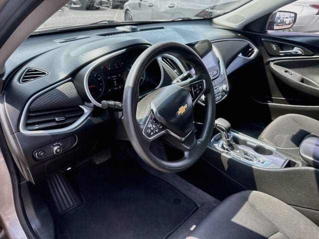 Used 2023 Chevrolet Malibu LT FWD image 9