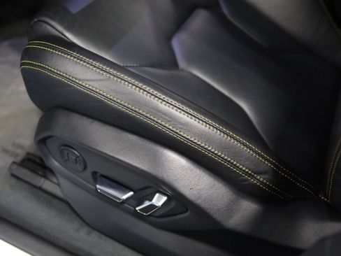 Used 2019 Lamborghini Urus AWD/4WD image 20