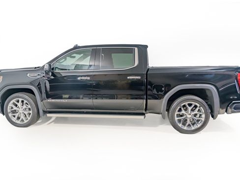 Used 2022 GMC Sierra 1500 Denali w/ Denali Reserve Package AWD/4WD image 3