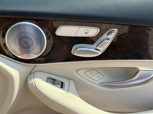 Used 2019 Mercedes-Benz GLC 300 image 15