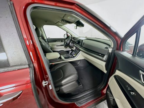 Used 2024 Kia Carnival LX image 29