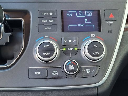 Used 2015 Toyota Sienna Limited Premium AWD/4WD image 13