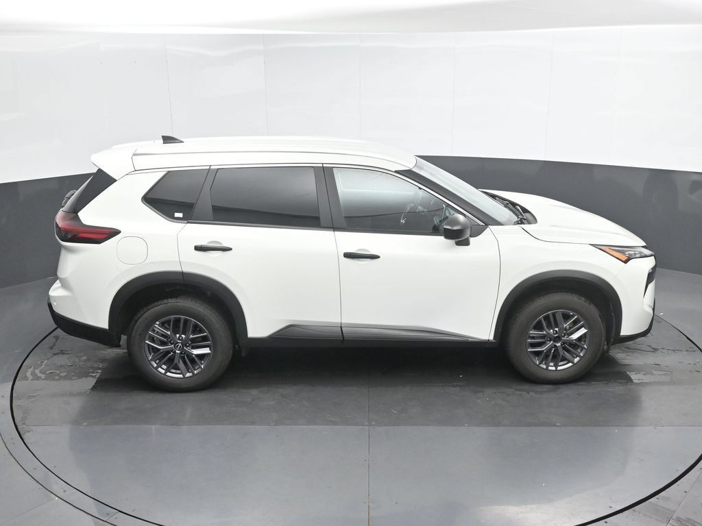 Used 2024 Nissan Rogue S AWD/4WD image 35