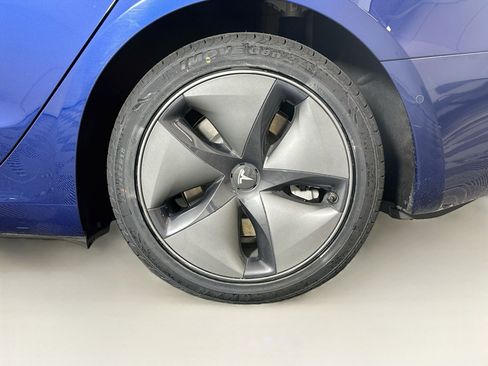 Used 2020 Tesla Model 3 Standard Range Plus RWD image 11