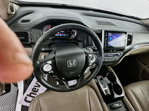 Used 2018 Honda Pilot Elite image 11