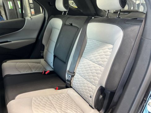 Used 2020 Chevrolet Equinox LS w/ LS Convenience Package FWD image 17