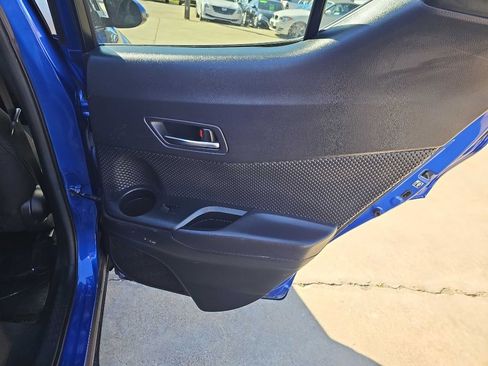 Used 2020 Toyota C-HR LE image 19